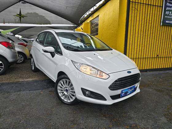 FORD FIESTA 1.0 ECOBOOST TITANIUM PLUS HATCH 12V GASOLINA 4P POWERSHIFT FORD FIESTA 1.0 ECOBOOST TITANIUM PLUS HATCH 12V GASOLINA 4P POWERSHIFT